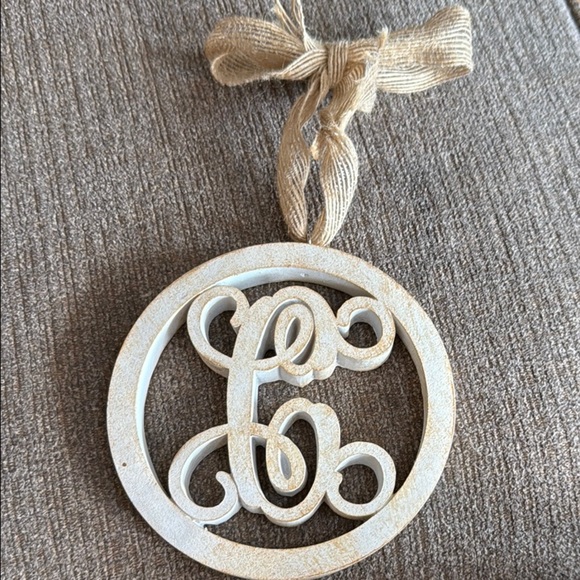 Monogram Script letter “C” ornament, mirror hanger, wooden decor, 4.5 inch - Picture 1 of 5